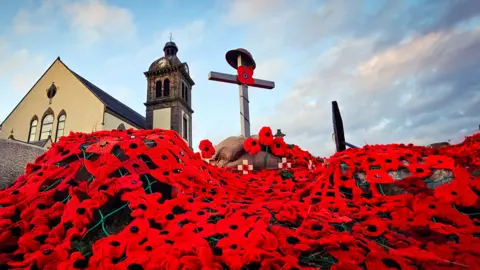 Michael Diamond Macduff Parish Church poppy display